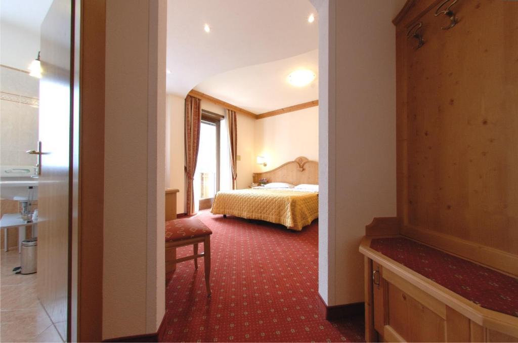 Ariston Lake View Hotel Molveno Quarto foto